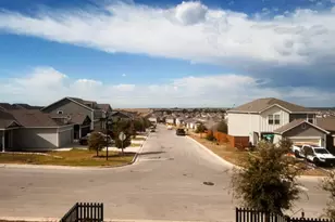 116 Night Riders Wy, Jarrell, TX 76537 - Photo 26