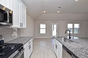 132 Periwinkle Ln, Bastrop, TX 78602 - Photo 12