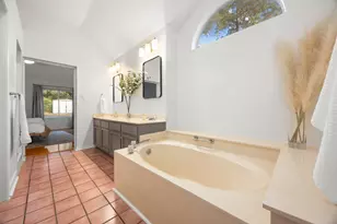 3607 Latimer Dr, Austin, TX 78732 - Photo 20