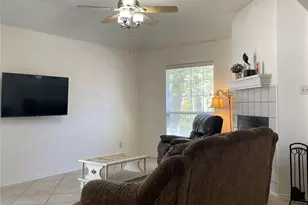 110 N Kanaio Dr, Bastrop, TX 78602 - Photo 4