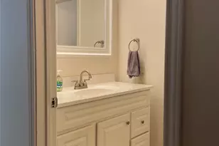110 N Kanaio Dr, Bastrop, TX 78602 - Photo 10