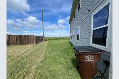 805 Hallie Cove, Lockhart, TX 78644 - Photo 20