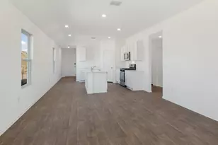 12205 Pike Bnd, Mustang Ridge, TX 78610 - Photo 10