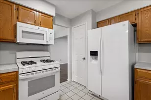 12000 Lincolnshire Dr, Austin, TX 78758 - Photo 14