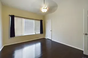 807 W 25th St, Austin, TX 78705 - Photo 16