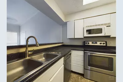 807 W 25th Street #304, Austin, TX 78705 - Photo 10