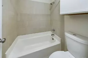 807 W 25th St, Austin, TX 78705 - Photo 16