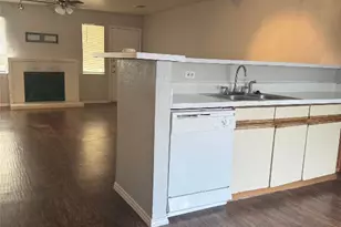 1802 River Crossing Cir, Austin, TX 78741 - Photo 2