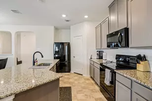 657 Bailey Park Dr, Jarrell, TX 76537 - Photo 10