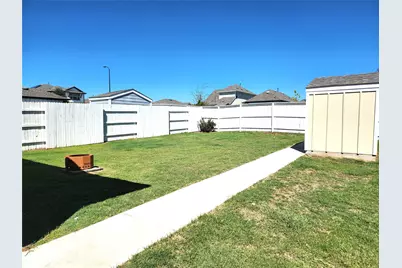 110 Huckleberry Lane, Elgin, TX 78621 - Photo 6