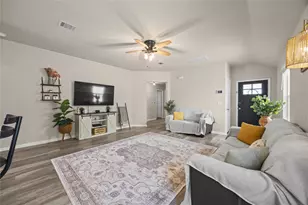 304 Dubina Ave, Georgetown, TX 78626 - Photo 6