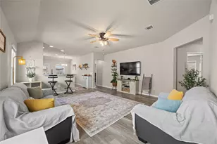 304 Dubina Ave, Georgetown, TX 78626 - Photo 4