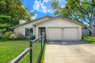 215 Cloudview Dr, Austin, TX 78745 - Photo 2