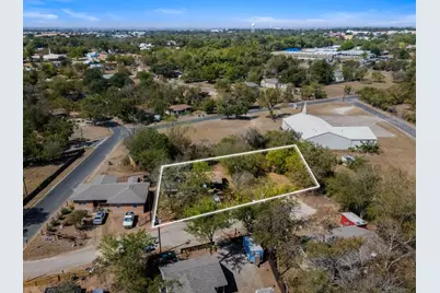 102 Masonic Drive, Elgin, TX 78621 - Photo 4