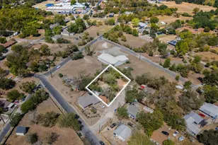 102 Masonic Dr, Elgin, TX 78621 - Photo 10