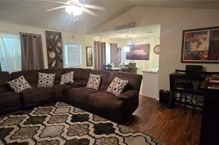 702 Ortega St, Rockdale, TX 76567 - Photo 4