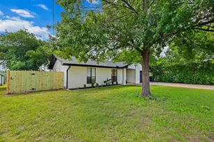 1004 Scenic Dr, Georgetown, TX 78626 - Photo 4