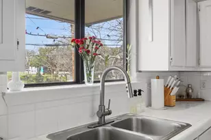 1404 Norwalk Ln, Austin, TX 78703 - Photo 6