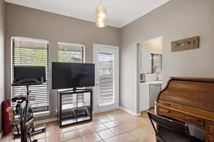 1404 Norwalk Ln, Austin, TX 78703 - Photo 8