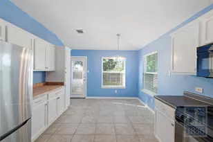 432 Thunderstorm Ave, Lockhart, TX 78644 - Photo 8