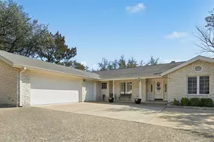 108 Spellbrook Ln, Lakeway, TX 78734 - Photo 2