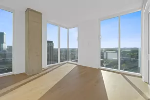 313 W 17th St, Austin, TX 78701 - Photo 2