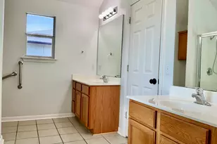 706 Stewart Dr, Hutto, TX 78634 - Photo 12