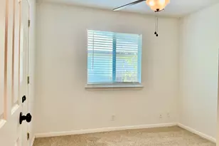 706 Stewart Dr, Hutto, TX 78634 - Photo 14