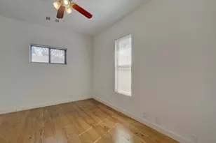 2106 Holly St, Austin, TX 78702 - Photo 10