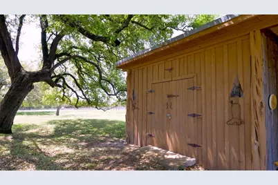 1115 County Road 414, Spicewood, TX 78669 - Photo 36