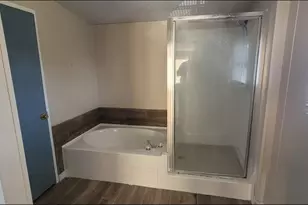 404 W Cleveland St, Elgin, TX 78621 - Photo 22