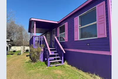 404 W Cleveland Street #1/2, Elgin, TX 78621 - Photo 2