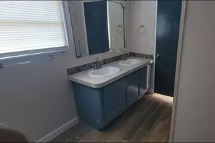 404 W Cleveland St, Elgin, TX 78621 - Photo 16