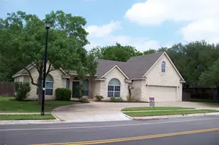 1400 T H Johnson Dr, Taylor, TX 76574 - Photo 1