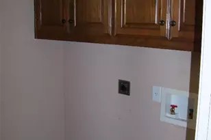 1400 T H Johnson Dr, Taylor, TX 76574 - Photo 14