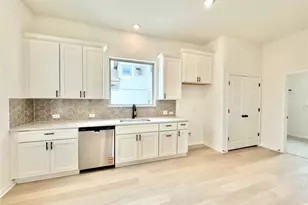 412 Treadwell Ln, Kyle, TX 78640 - Photo 4