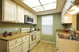 11421 Pyreneese Dr, Austin, TX 78759 - Photo 12