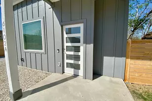 6102 Caddie St, Austin, TX 78741 - Photo 2