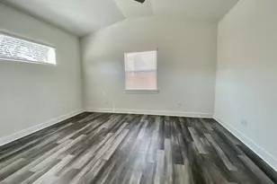 6102 Caddie St, Austin, TX 78741 - Photo 8