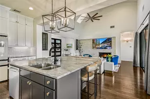 810 Crestone Stream Dr, Austin, TX 78738 - Photo 10