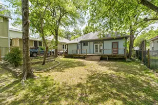 304 W 35th St, Austin, TX 78705 - Photo 16