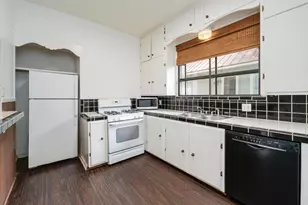 304 W 35th St, Austin, TX 78705 - Photo 6