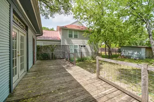 304 W 35th St, Austin, TX 78705 - Photo 20