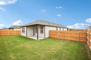 138 Hornet St, Elgin, TX 78621 - Photo 32