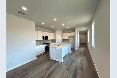 138 Hornet Street, Elgin, TX 78621 - Photo 4
