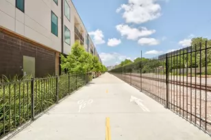 1800 E 4th St, Austin, TX 78702 - Photo 28