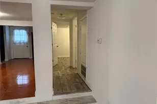 909 E Market St, Lockhart, TX 78644 - Photo 10