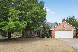 127 S Pohakea Dr, Bastrop, TX 78602 - Photo 1