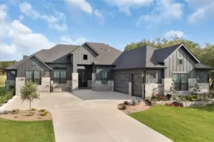 1113 Doelling Dr, Florence, TX 76527 - Photo 2