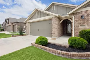 6805 Leonardo Dr, Round Rock, TX 78665 - Photo 2